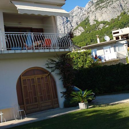 Apartments Vrisika-Family Apartment Makarska Exterior foto